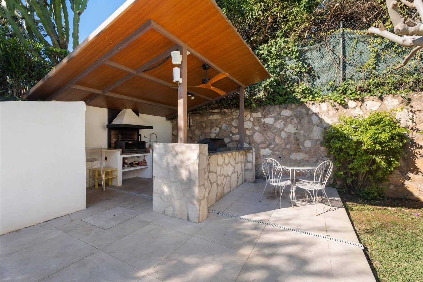 6 bedroom Villa for sale in El Rosario - € 2,595,000 (Ref: 9431371)