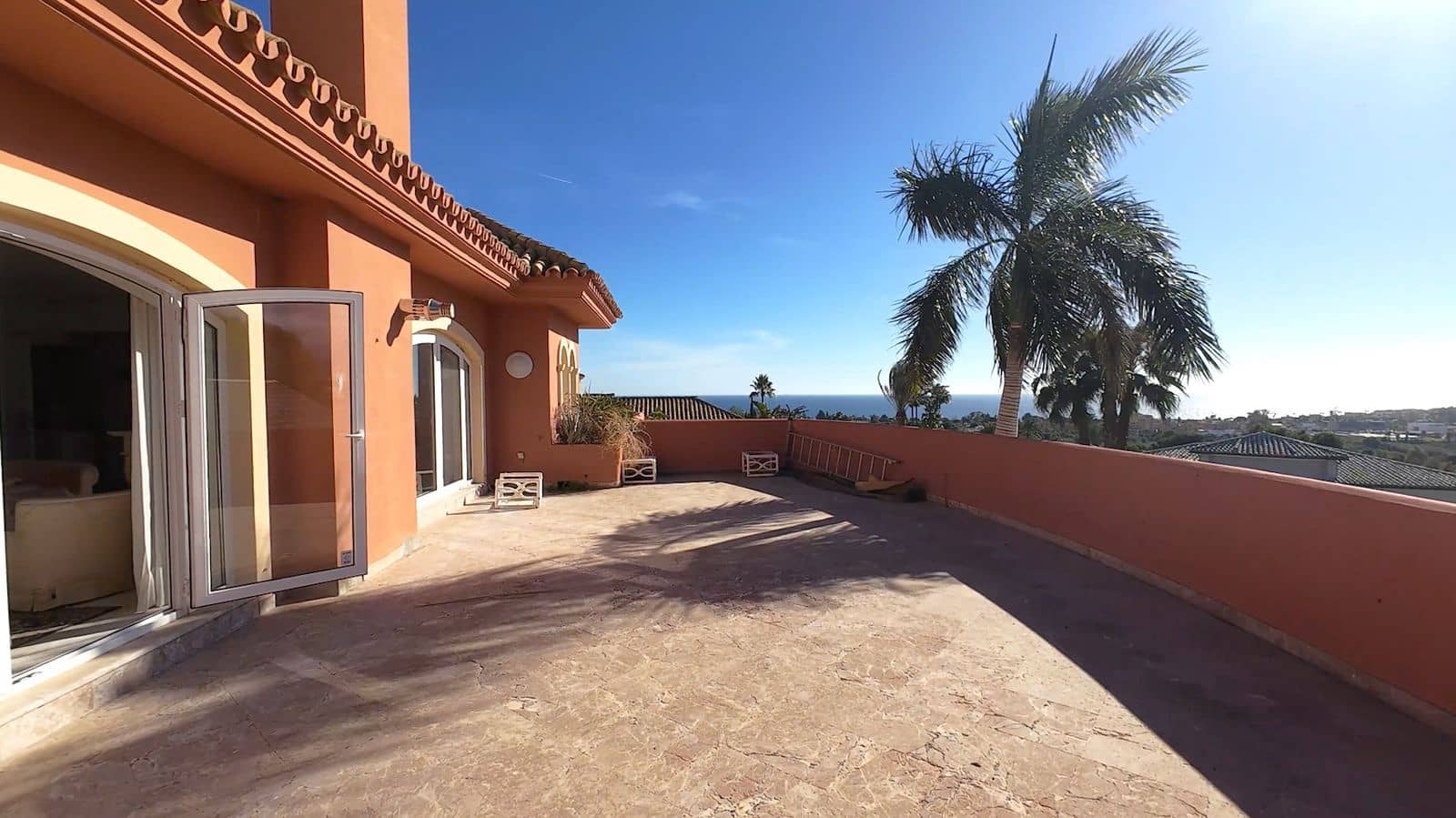8 bedroom Villa for sale in El Paraiso - € 5,995,000 (Ref: 9431391)
