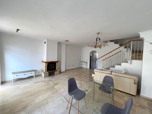 3 soveværelse Byhus til salg i Puerto de Estepona, Estepona - € 575.000 (Ref: 9431406)