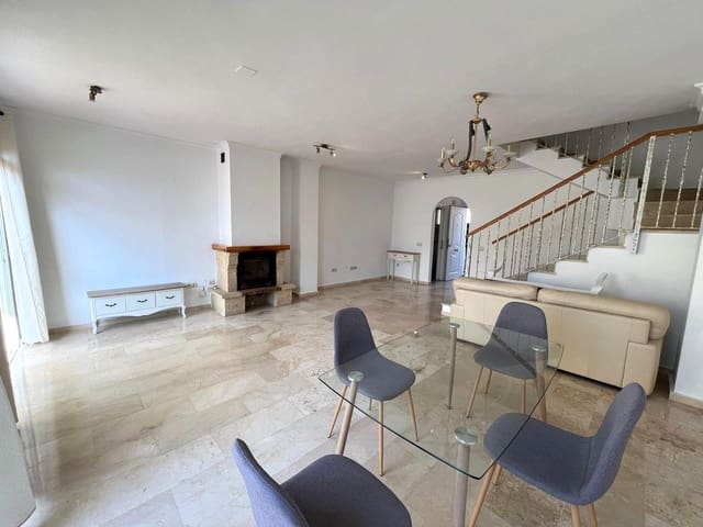 3 soveværelse Byhus til salg i Puerto de Estepona, Estepona - € 575.000 (Ref: 9431406)