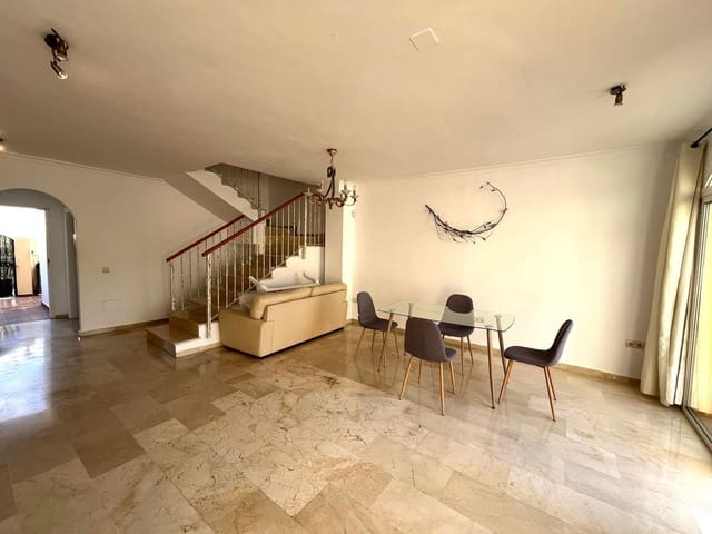 3 soveværelse Byhus til salg i Puerto de Estepona, Estepona - € 575.000 (Ref: 9431406)