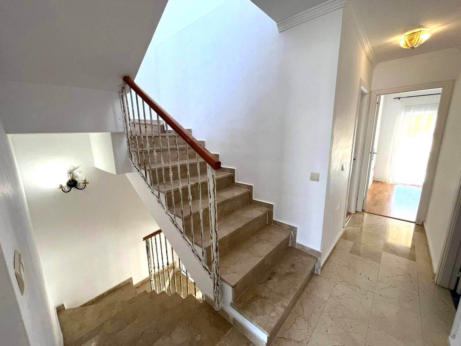 3 soveværelse Byhus til salg i Estepona - € 575.000 (Ref: 9431406)