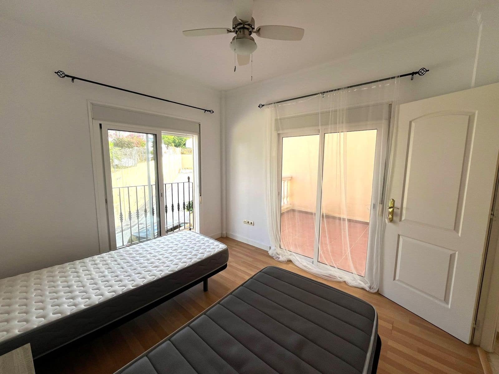 3 soveværelse Byhus til salg i Estepona - € 575.000 (Ref: 9431406)