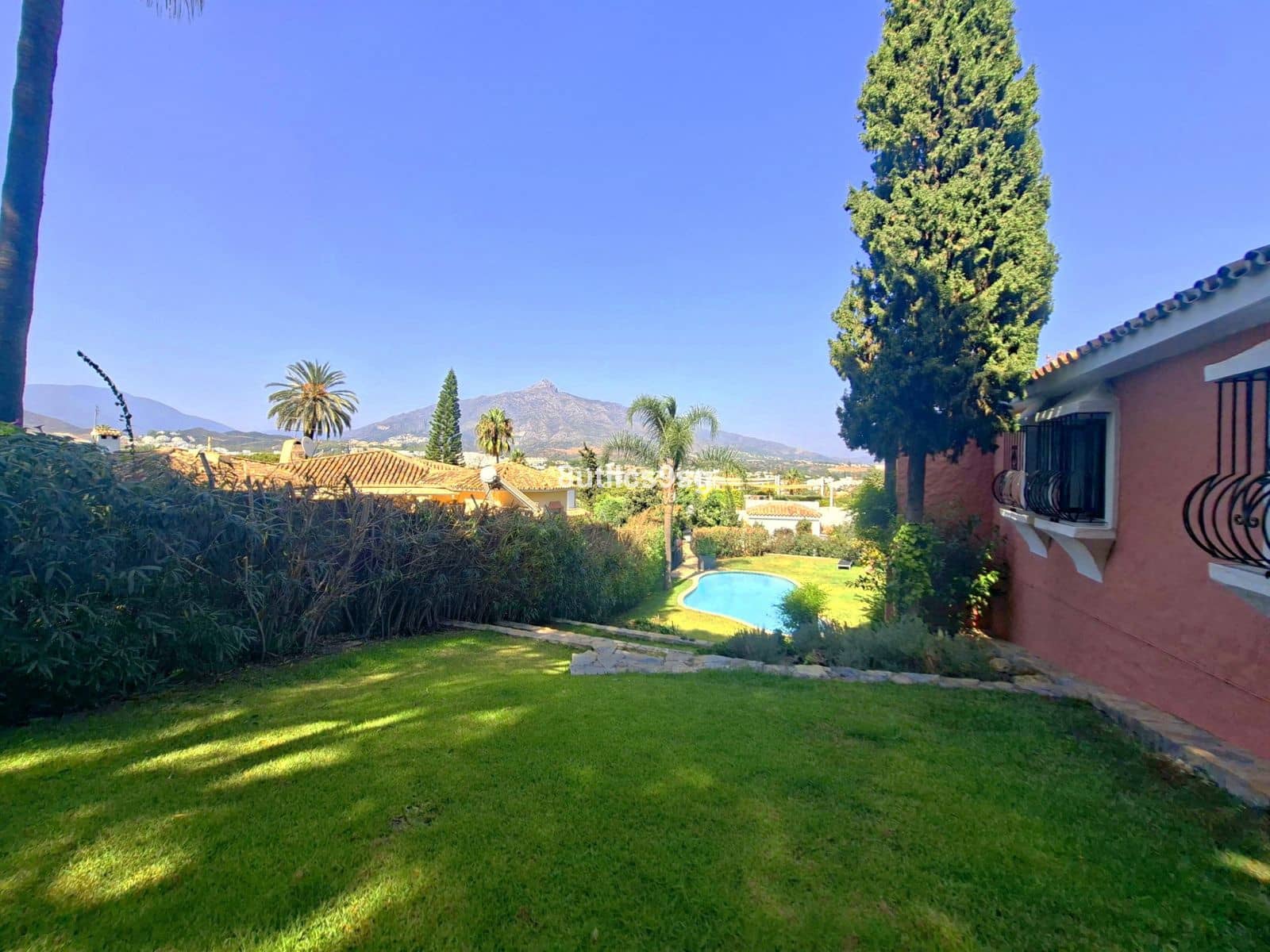 5 chambre Villa/Maison à vendre à Aloha Golf - 2 495 000 € (Ref: 9431416)