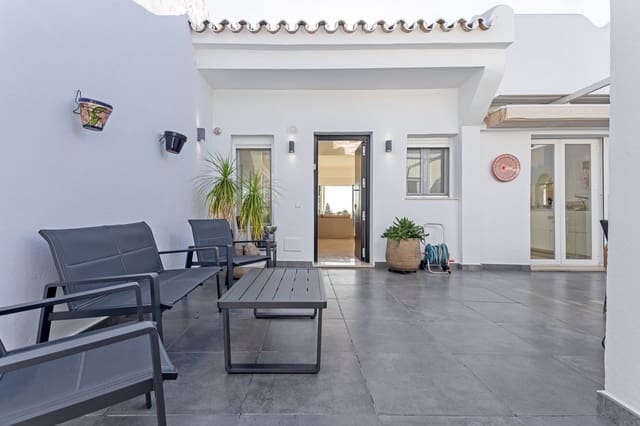 4 quarto Moradia Geminada para venda em Nueva Andalucia, Marbella - 995 000 € (Ref: 9431430)