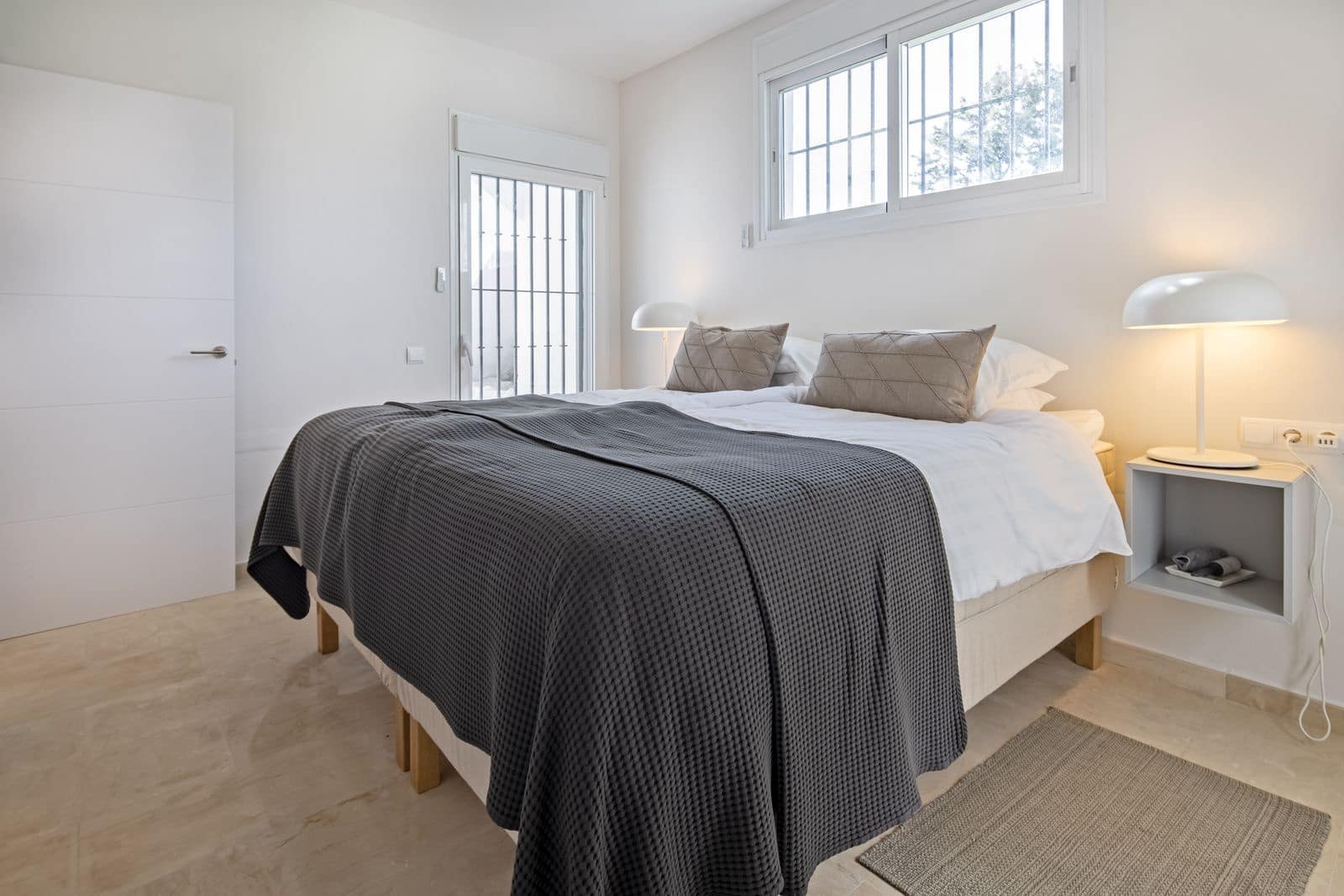 4 quarto Moradia Geminada para venda em Nueva Andalucia - 995 000 € (Ref: 9431430)