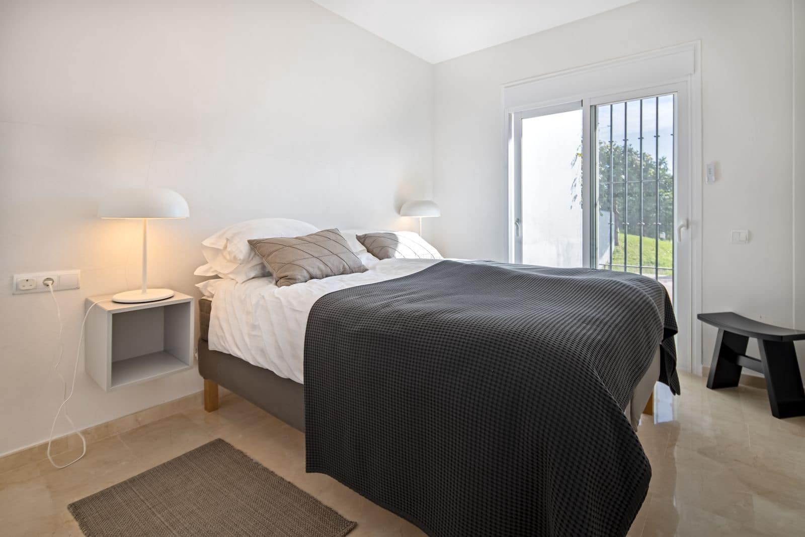 4 quarto Moradia Geminada para venda em Nueva Andalucia - 995 000 € (Ref: 9431430)