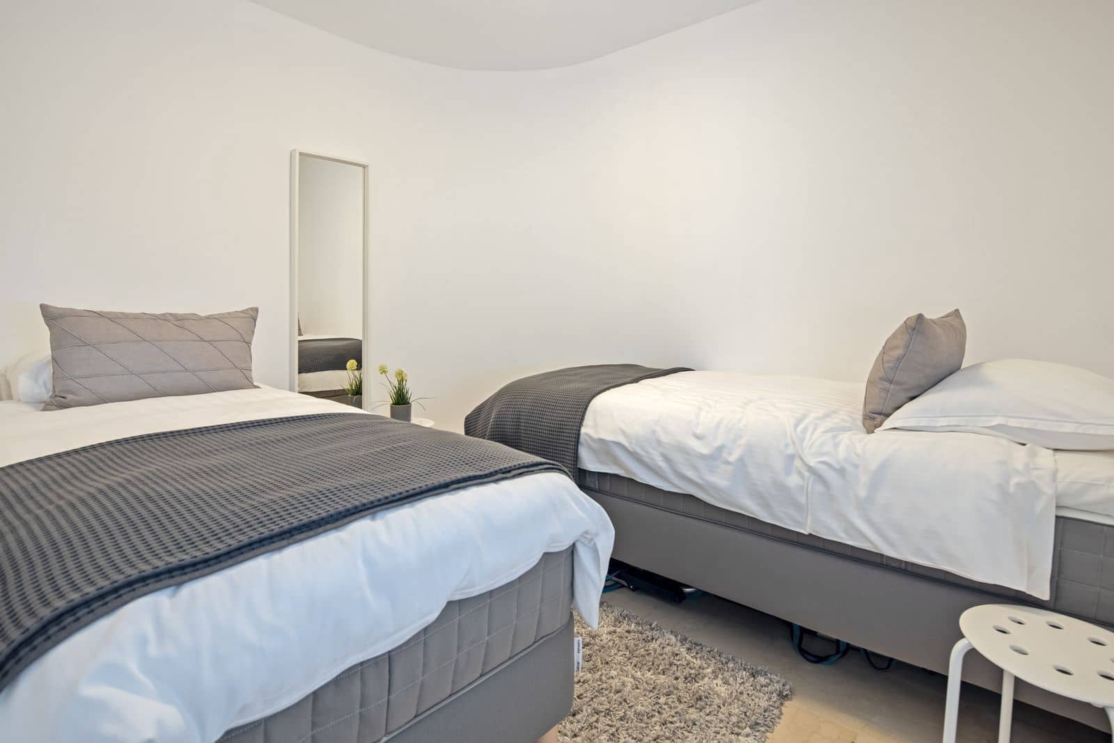 4 quarto Moradia Geminada para venda em Nueva Andalucia - 995 000 € (Ref: 9431430)