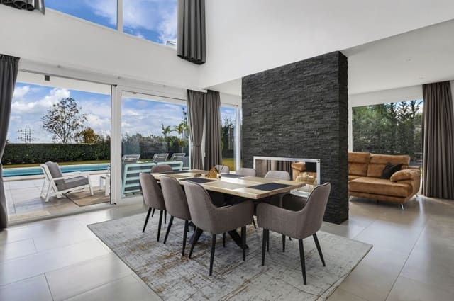 4 soveværelse Villa til salg i La Quinta, Benahavís - € 2.500.000 (Ref: 9431434)