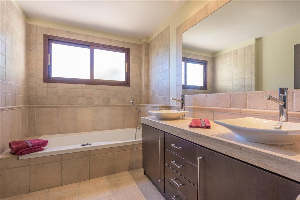 5 soveværelse Villa til salg i Los Arqueros - € 2.725.000 (Ref: 9431436)