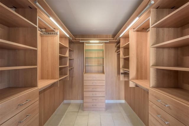 5 soveværelse Villa til salg i Los Arqueros, Benahavís - € 2.725.000 (Ref: 9431436)