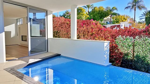 5 quarto Moradia Geminada para venda em Sierra Blanca, Marbella - 3 000 000 € (Ref: 9431442)