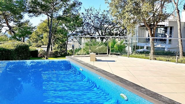 5 quarto Moradia Geminada para venda em Sierra Blanca, Marbella - 3 000 000 € (Ref: 9431442)