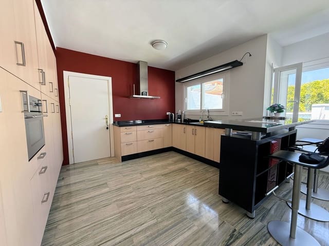 3 soverom Villa til salgs i San Pedro de Alcantara, Marbella - € 1 350 000 (Ref: 9431449)