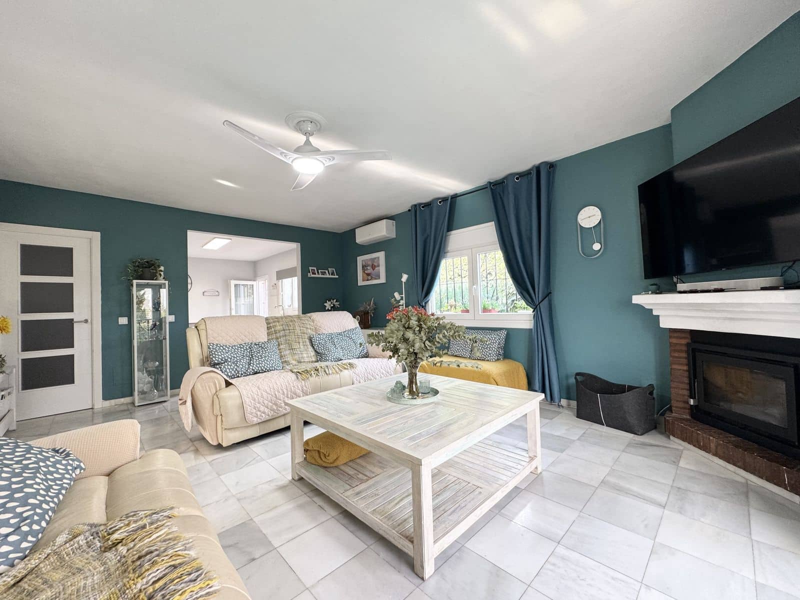 4 soveværelse Villa til salg i La Duquesa / Puerto de la Duquesa - € 860.000 (Ref: 9431455)