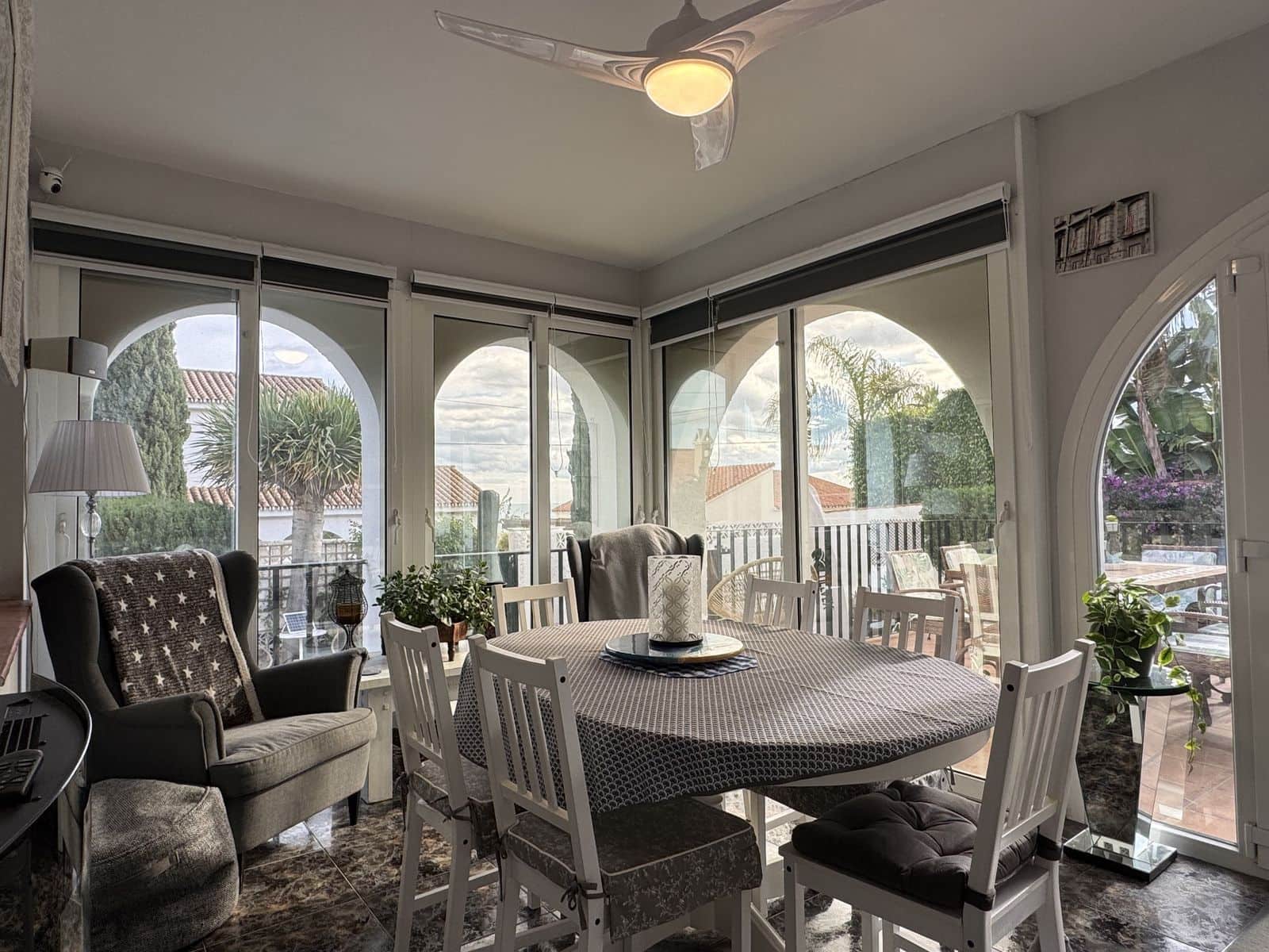 4 soveværelse Villa til salg i La Duquesa / Puerto de la Duquesa - € 860.000 (Ref: 9431455)