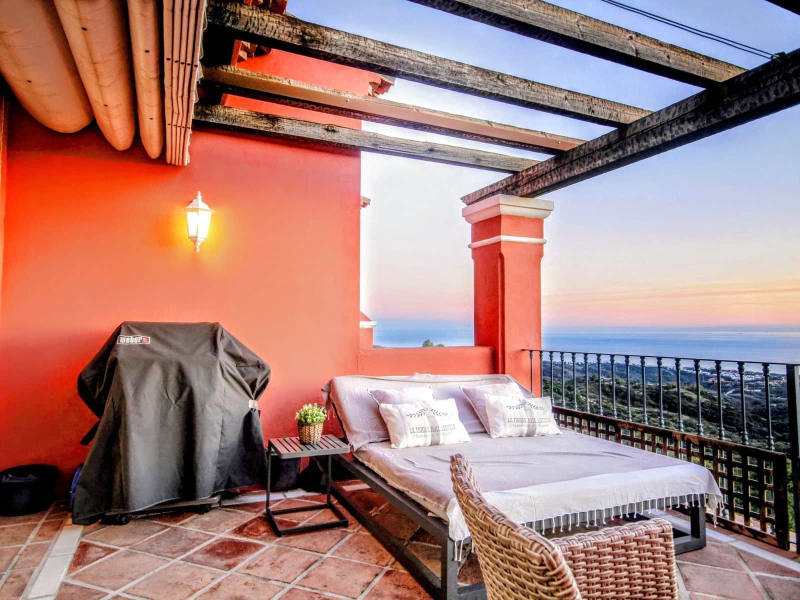 2 bedroom Penthouse for sale in Elviria - € 540,000 (Ref: 9431492)