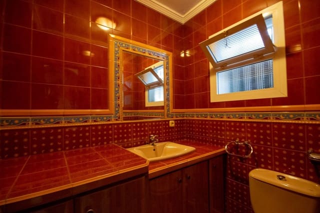 2 soveværelse Semi-Rækkehus til salg i Calahonda, Mijas - € 365.000 (Ref: 9431517)