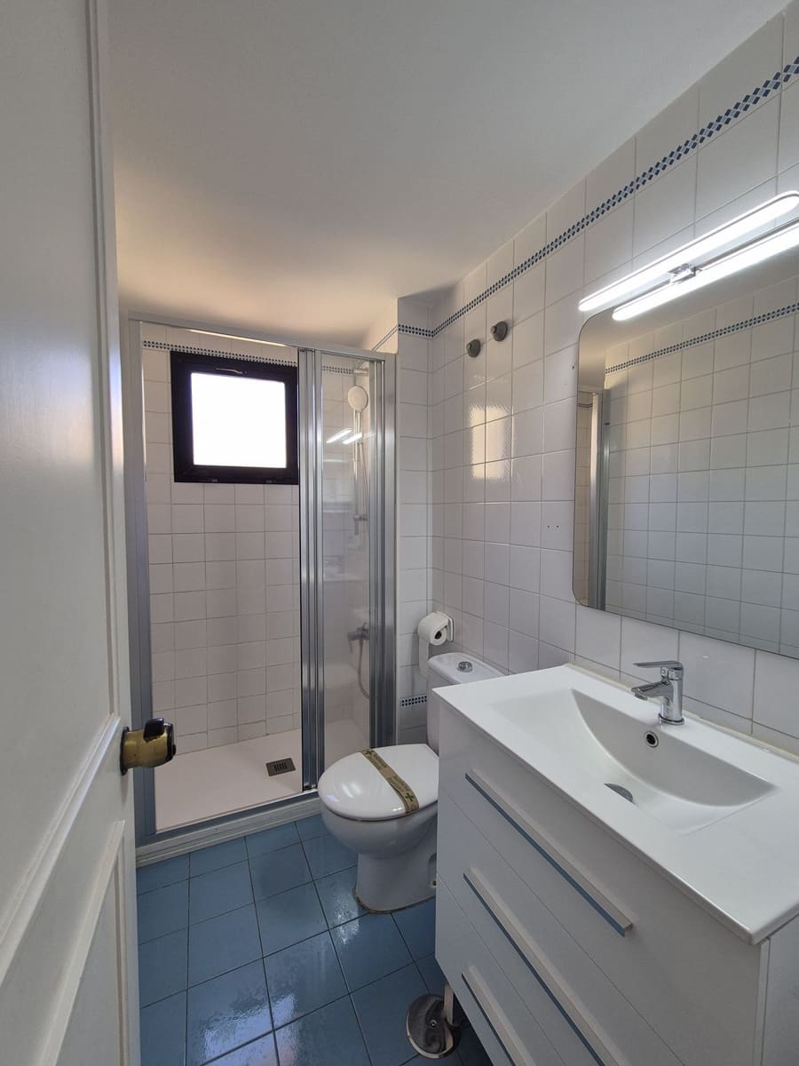 3 makuuhuone Ranta-asunto myytävänä paikassa Calahonda - 580 000 € (Ref: 9431550)