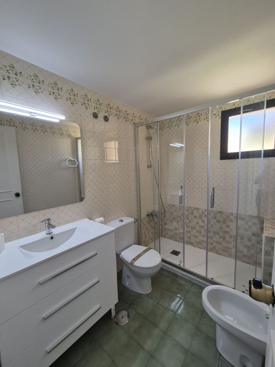 3 makuuhuone Ranta-asunto myytävänä paikassa Calahonda - 580 000 € (Ref: 9431550)