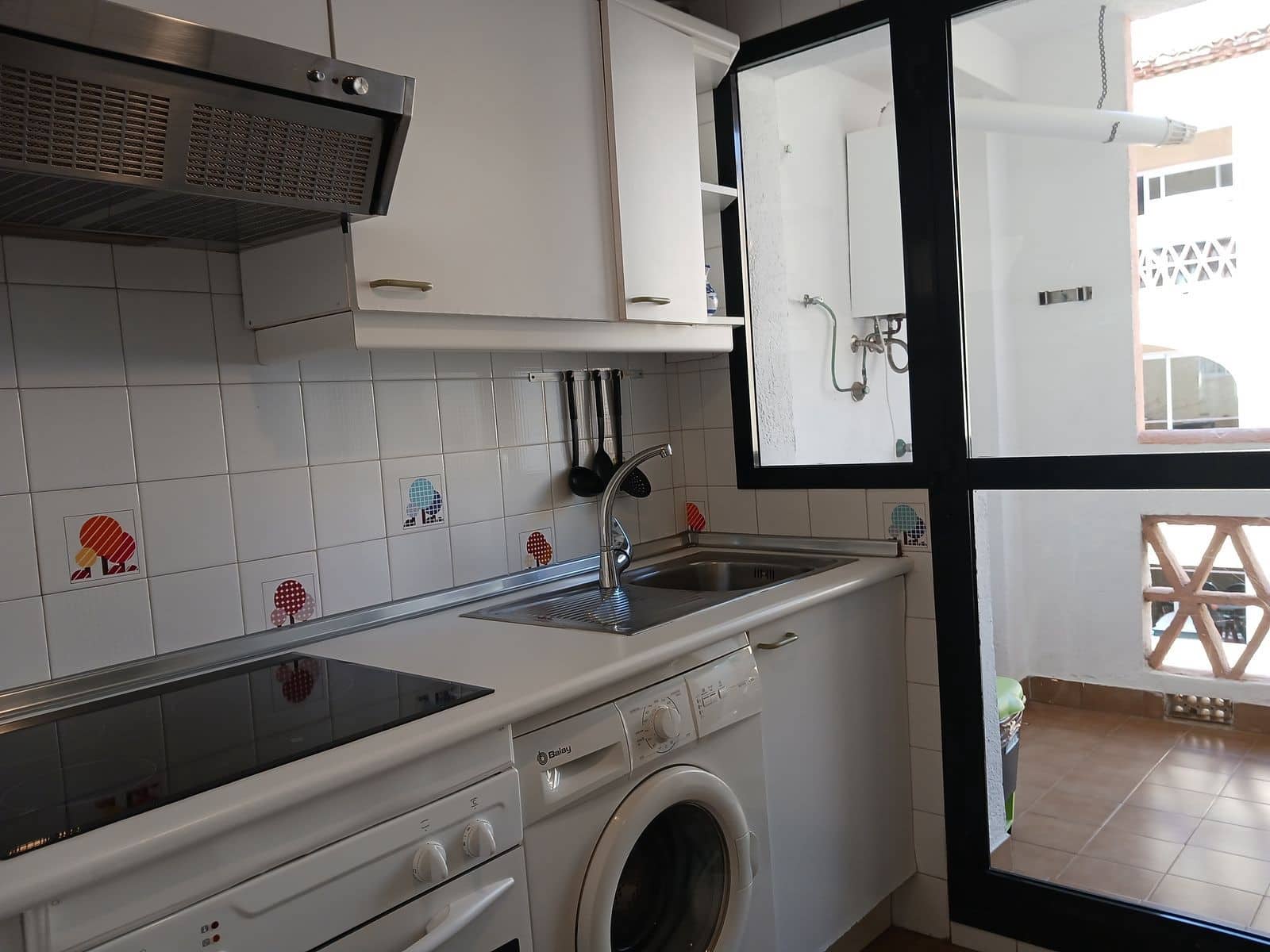 3 makuuhuone Ranta-asunto myytävänä paikassa Calahonda - 580 000 € (Ref: 9431550)