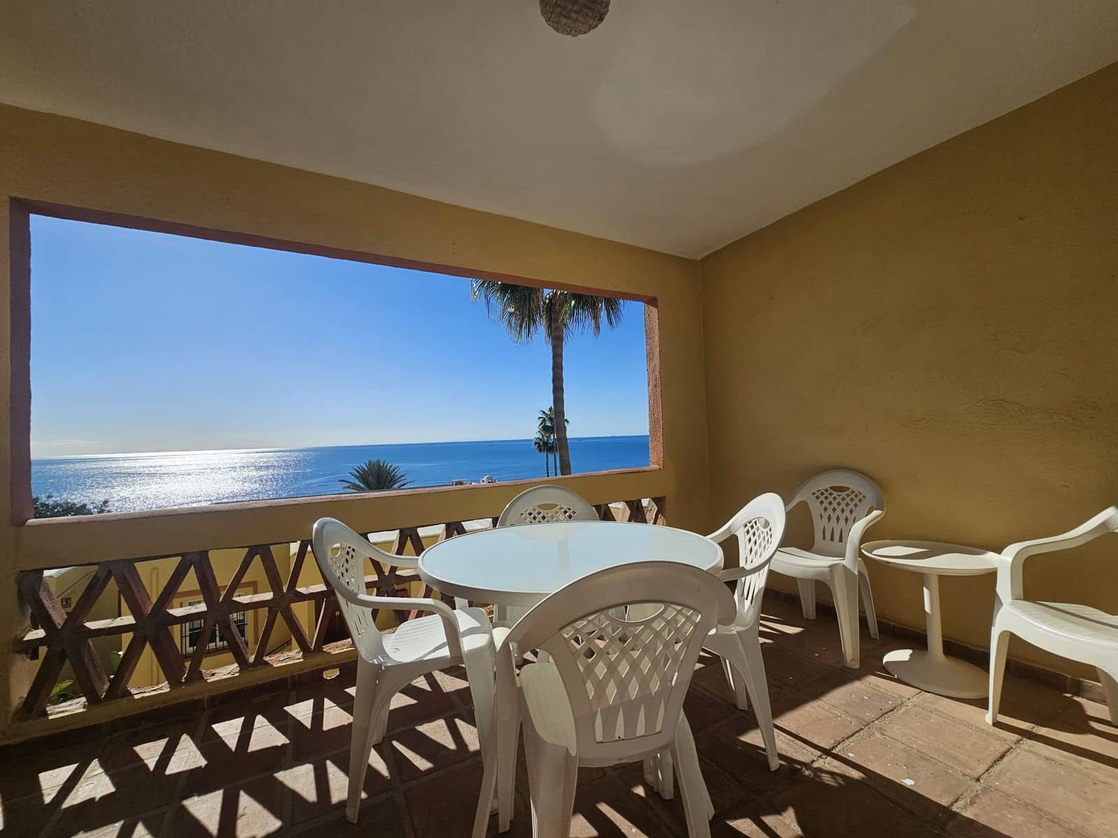 3 makuuhuone Ranta-asunto myytävänä paikassa Calahonda - 580 000 € (Ref: 9431550)