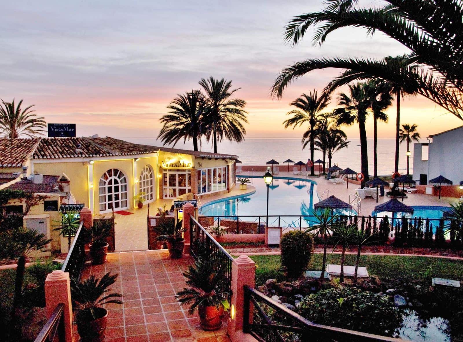 3 makuuhuone Ranta-asunto myytävänä paikassa Calahonda - 580 000 € (Ref: 9431550)