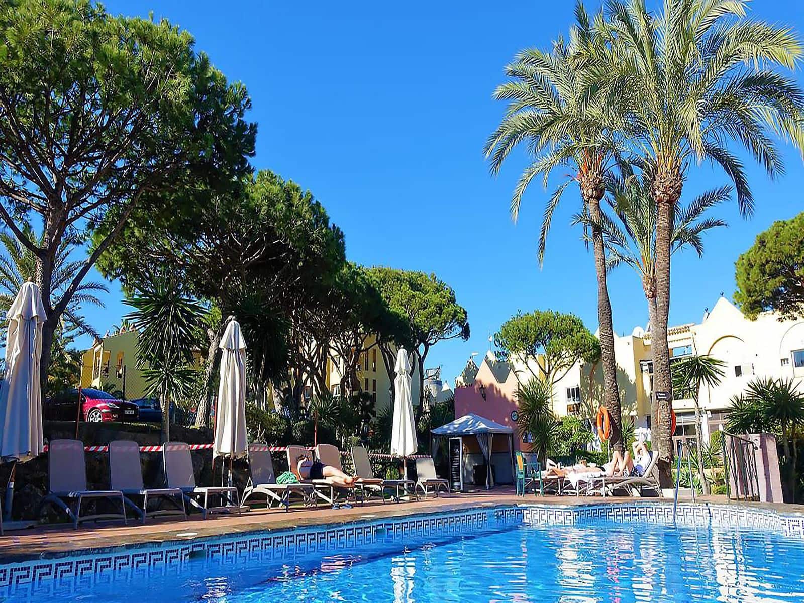 3 makuuhuone Ranta-asunto myytävänä paikassa Calahonda - 580 000 € (Ref: 9431550)