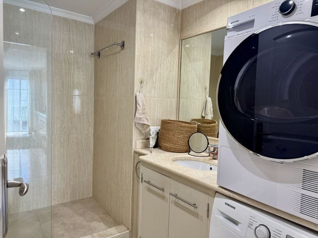 1 soverom Penthouse til salgs i San Pedro de Alcantara, Marbella - € 485 000 (Ref: 9431552)