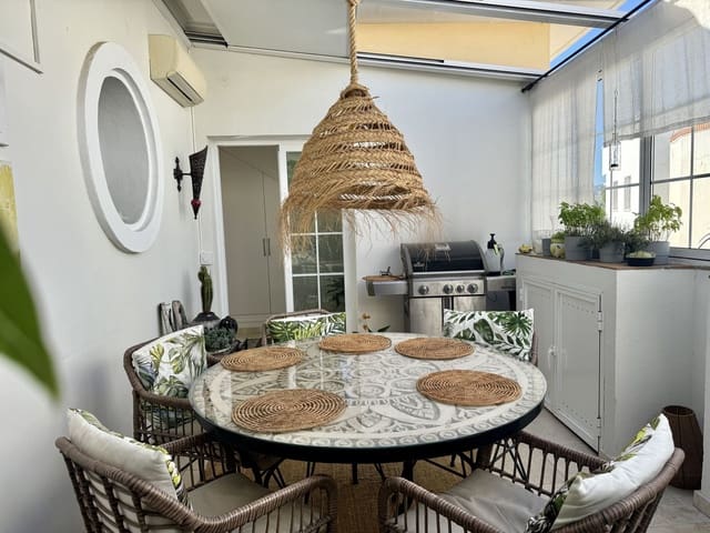 1 soverom Penthouse til salgs i San Pedro de Alcantara, Marbella - € 485 000 (Ref: 9431552)