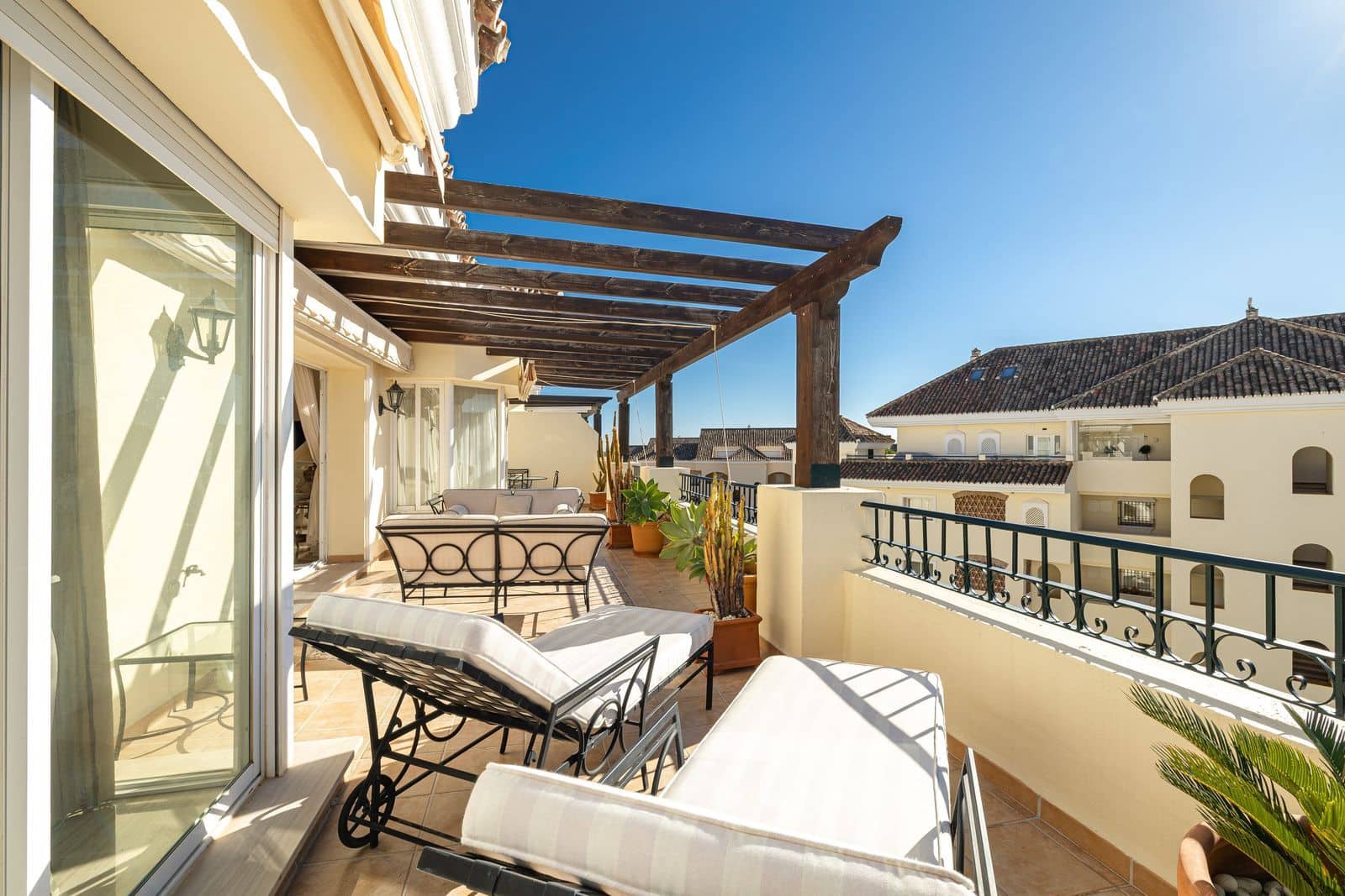 3 sovrum Takvåning till salu i Elviria - 1 250 000 € (Ref: 9431554)