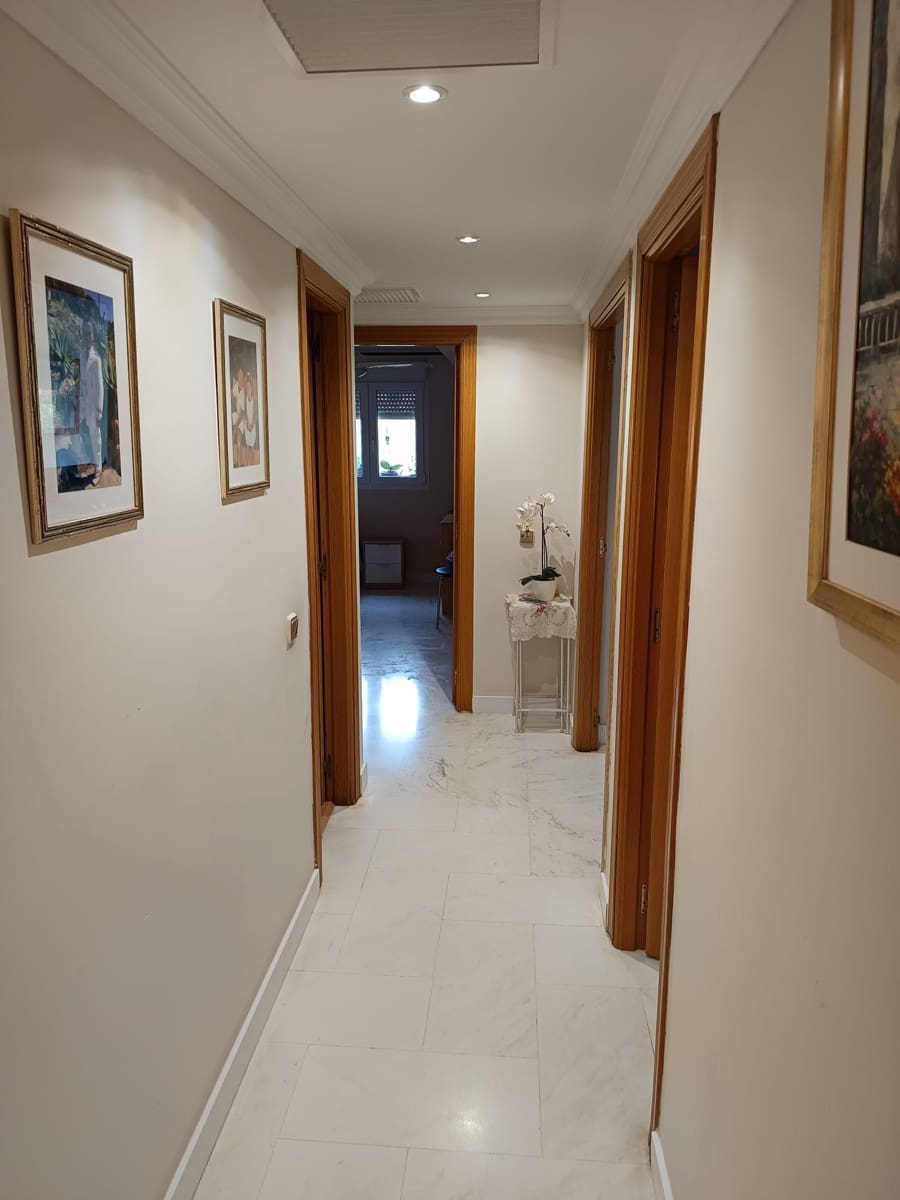 5 soverom Penthouse til salgs i Estepona - € 460 000 (Ref: 9431557)