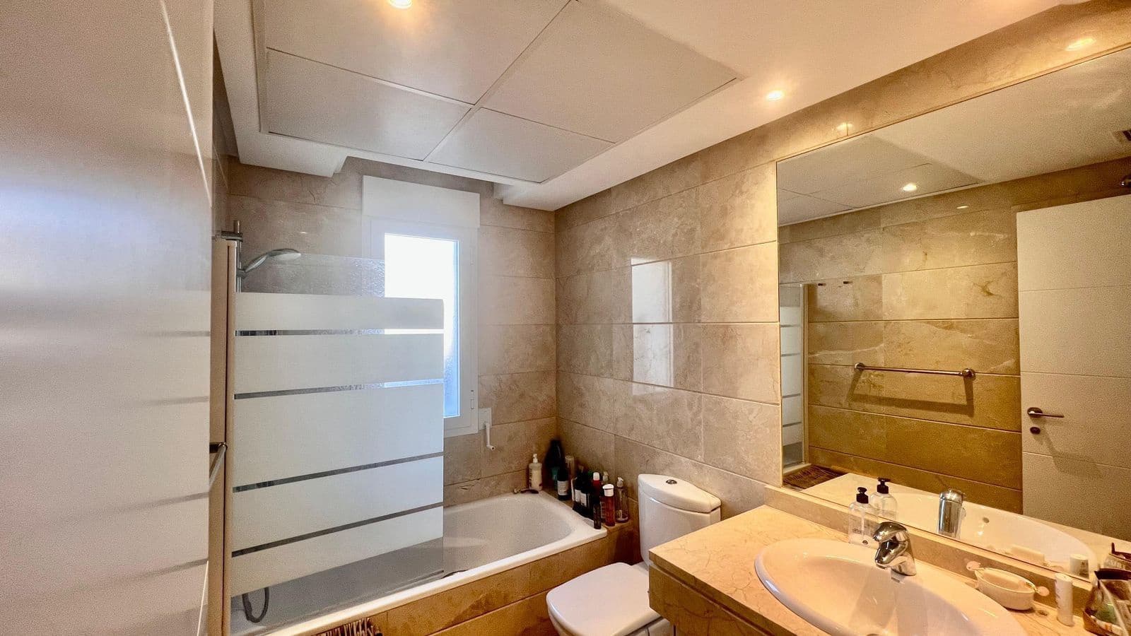 1 quarto Penthouse para venda em Puerto Banus - 413 000 € (Ref: 9439738)