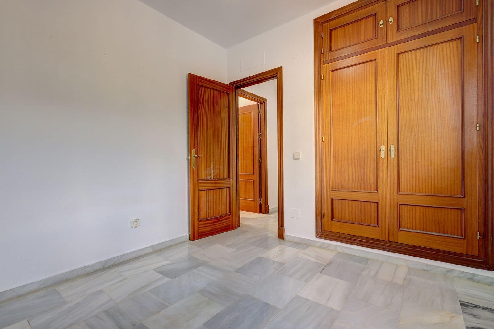 3 soveværelse Byhus til salg i Elviria - € 695.000 (Ref: 9439740)