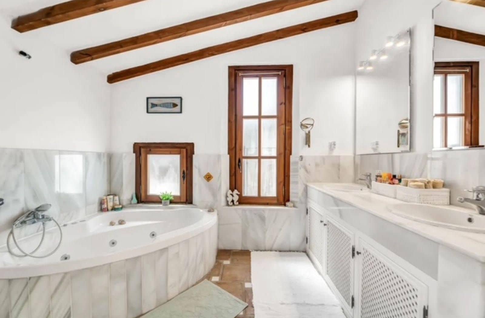 Chalet de 7 habitaciones en Elviria en venta - 2.395.000 € (Ref: 9439741)