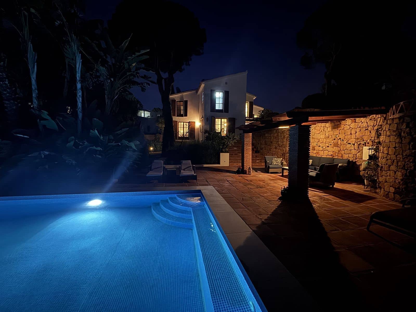 Chalet de 7 habitaciones en Elviria en venta - 2.395.000 € (Ref: 9439741)