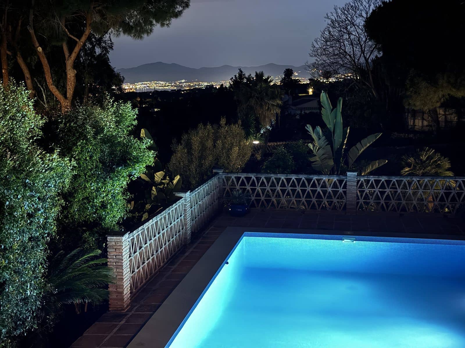 Chalet de 7 habitaciones en Elviria en venta - 2.395.000 € (Ref: 9439741)