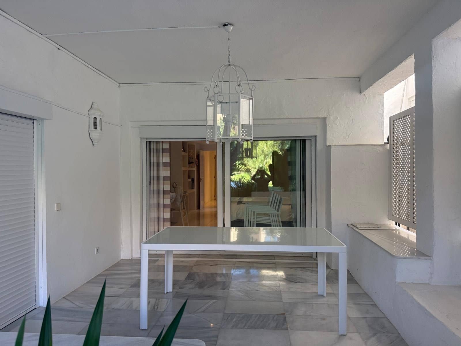 2 bedroom Apartment for sale in Puerto Banus - € 720,000 (Ref: 9439750)