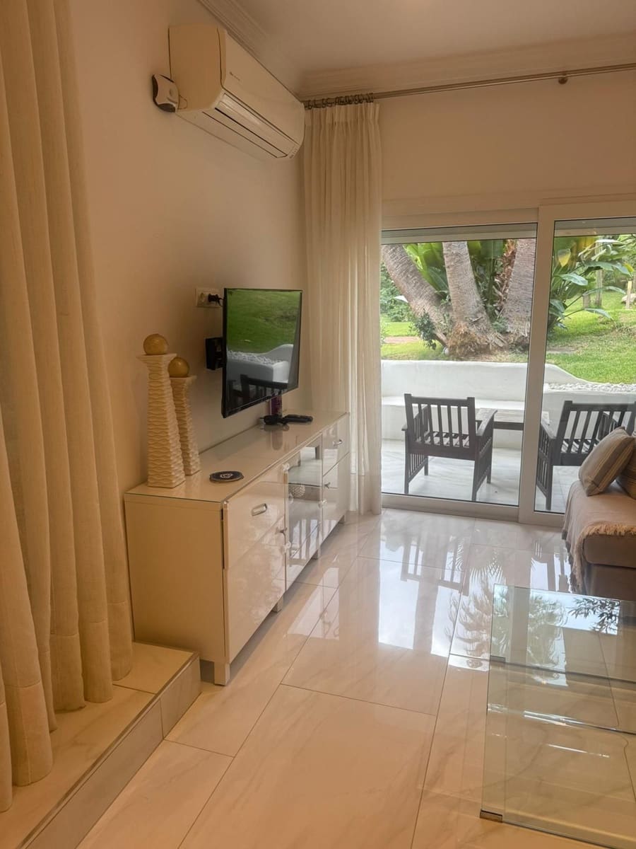 2 bedroom Apartment for sale in Puerto Banus - € 720,000 (Ref: 9439750)