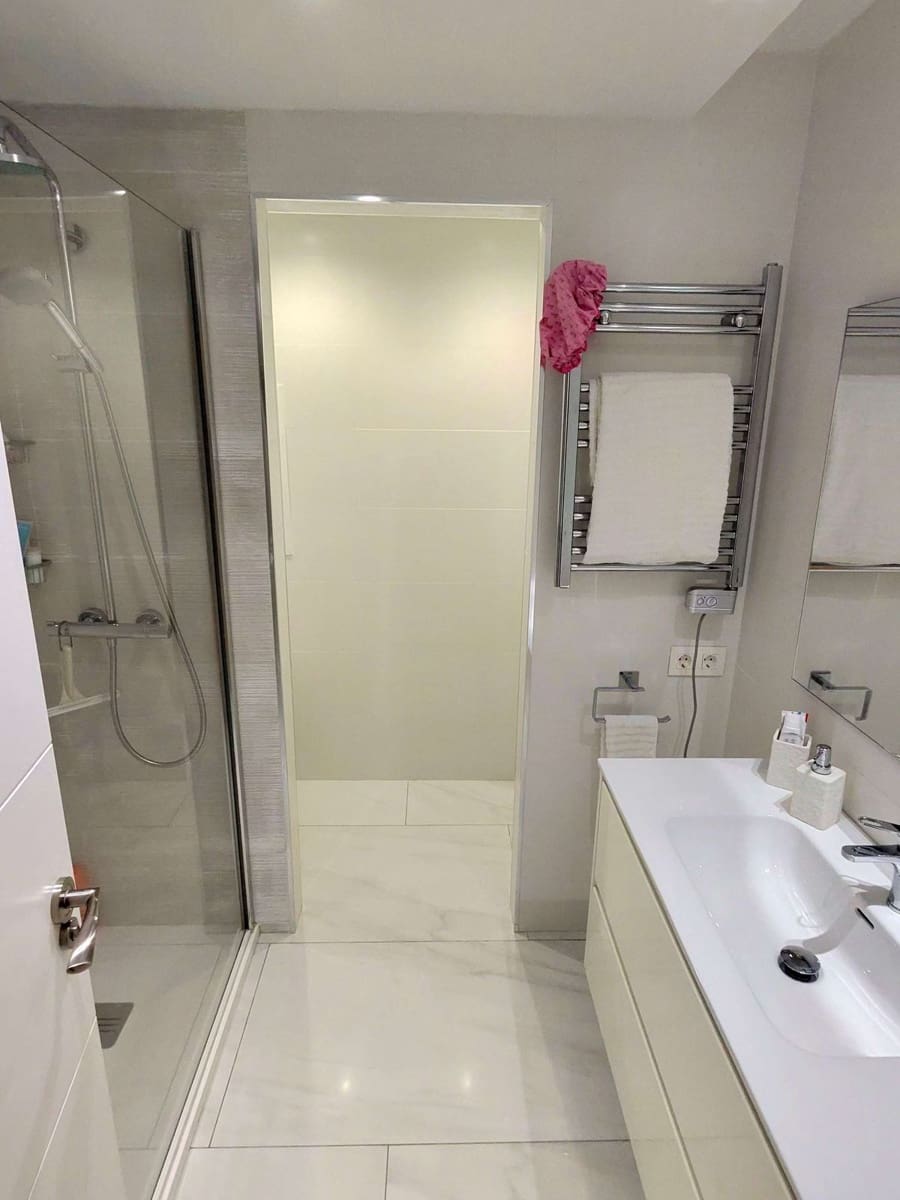 2 bedroom Apartment for sale in Puerto Banus - € 720,000 (Ref: 9439750)