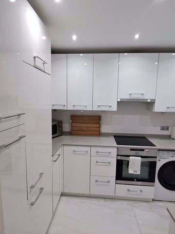 2 bedroom Apartment for sale in Puerto Banus, Marbella - € 720,000 (Ref: 9439750)