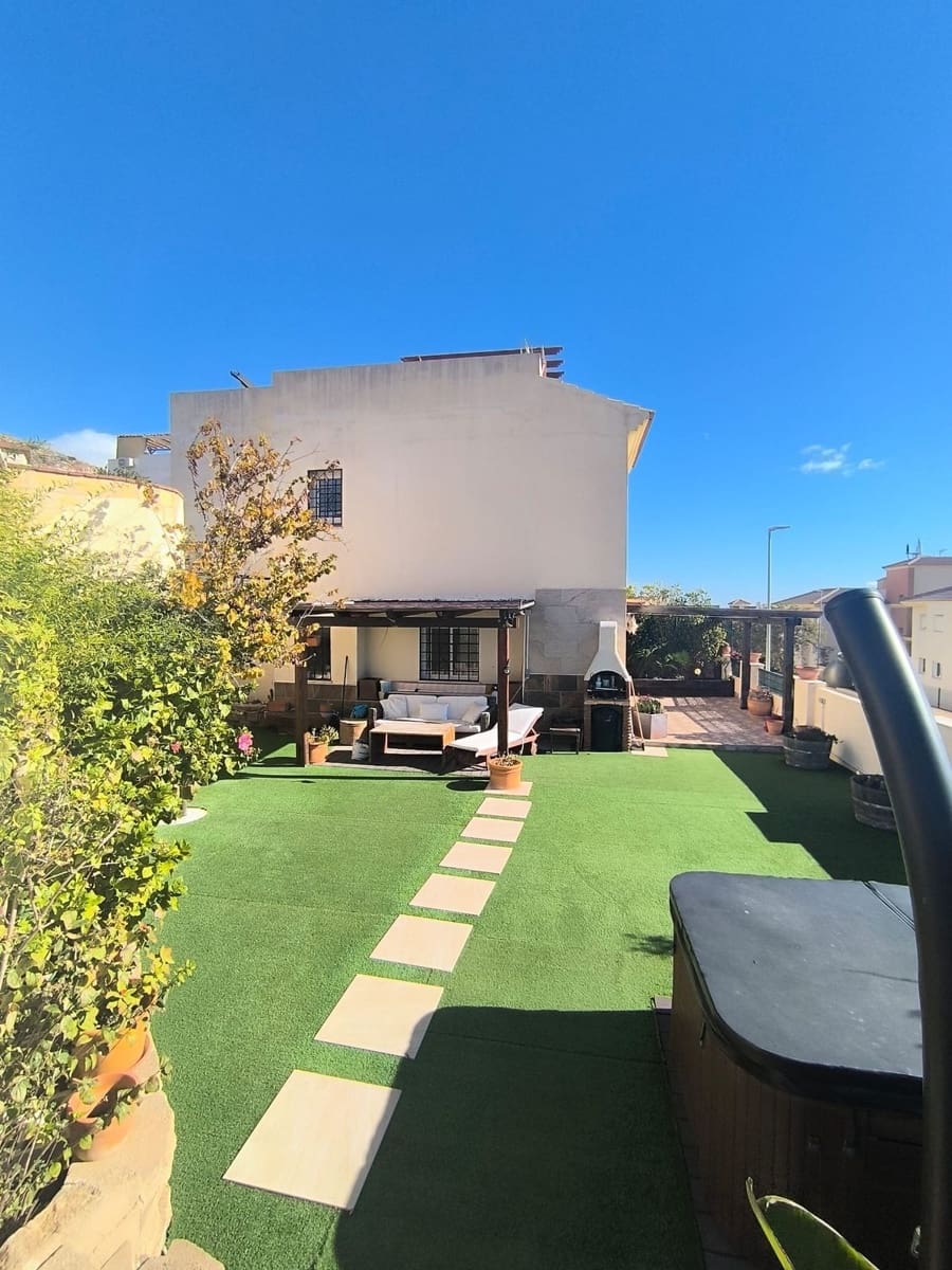 3 soverom Hus til salgs i Benalmadena - € 529 000 (Ref: 9439752)