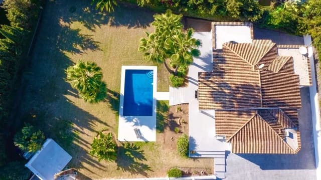 4 soverom Villa til salgs i Atalaya-Isdabe, Estepona - € 1 595 000 (Ref: 9439756)