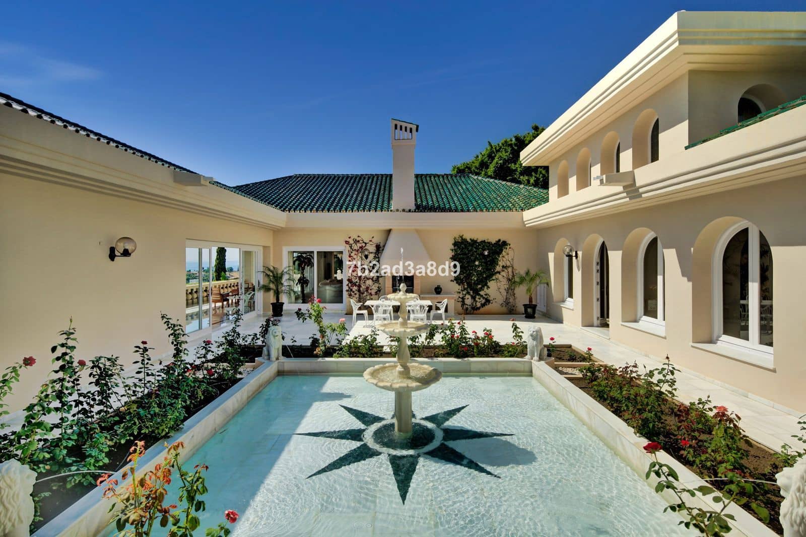 10 sypialnia Willa na sprzedaż w Rio Real - 10 000 000 € (Ref: 9439760)