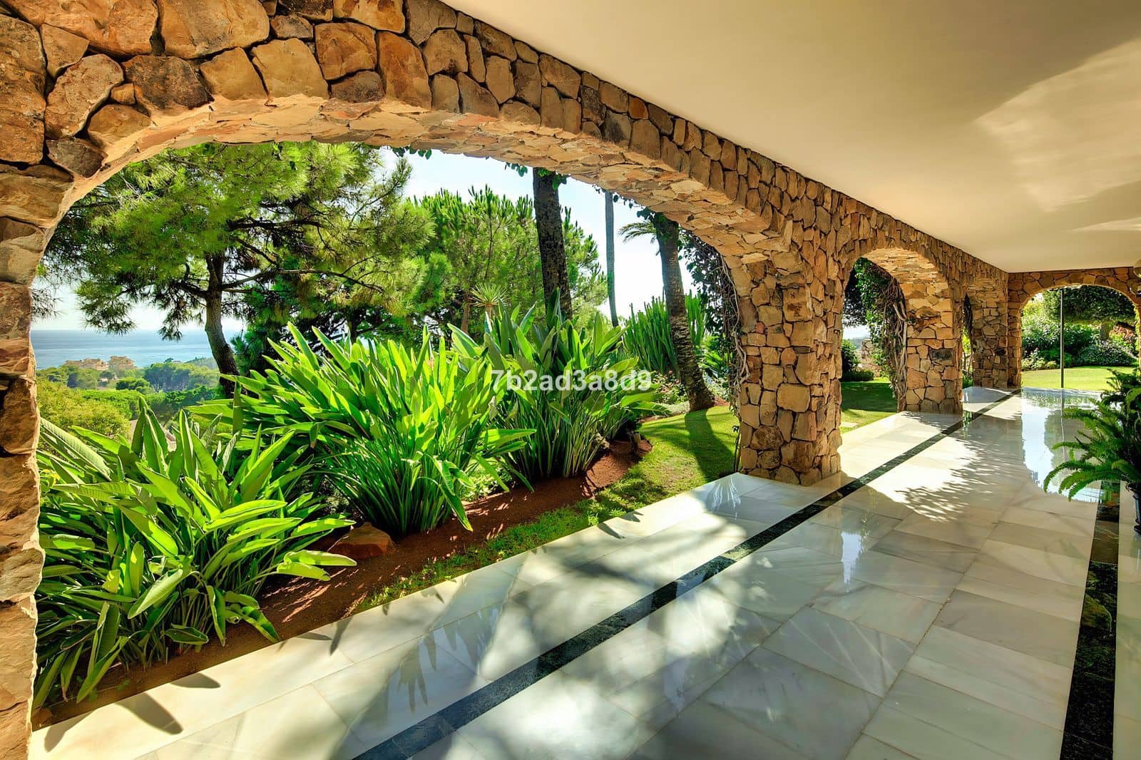 10 sypialnia Willa na sprzedaż w Rio Real - 10 000 000 € (Ref: 9439760)