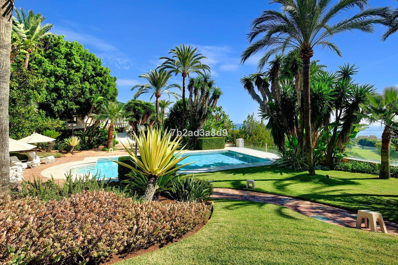 10 sypialnia Willa na sprzedaż w Rio Real - 10 000 000 € (Ref: 9439760)