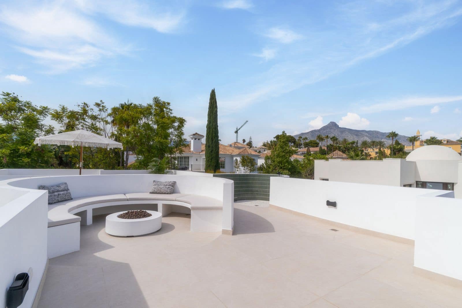 6 soveværelse Villa til salg i Nueva Andalucia - € 4.975.000 (Ref: 9439781)