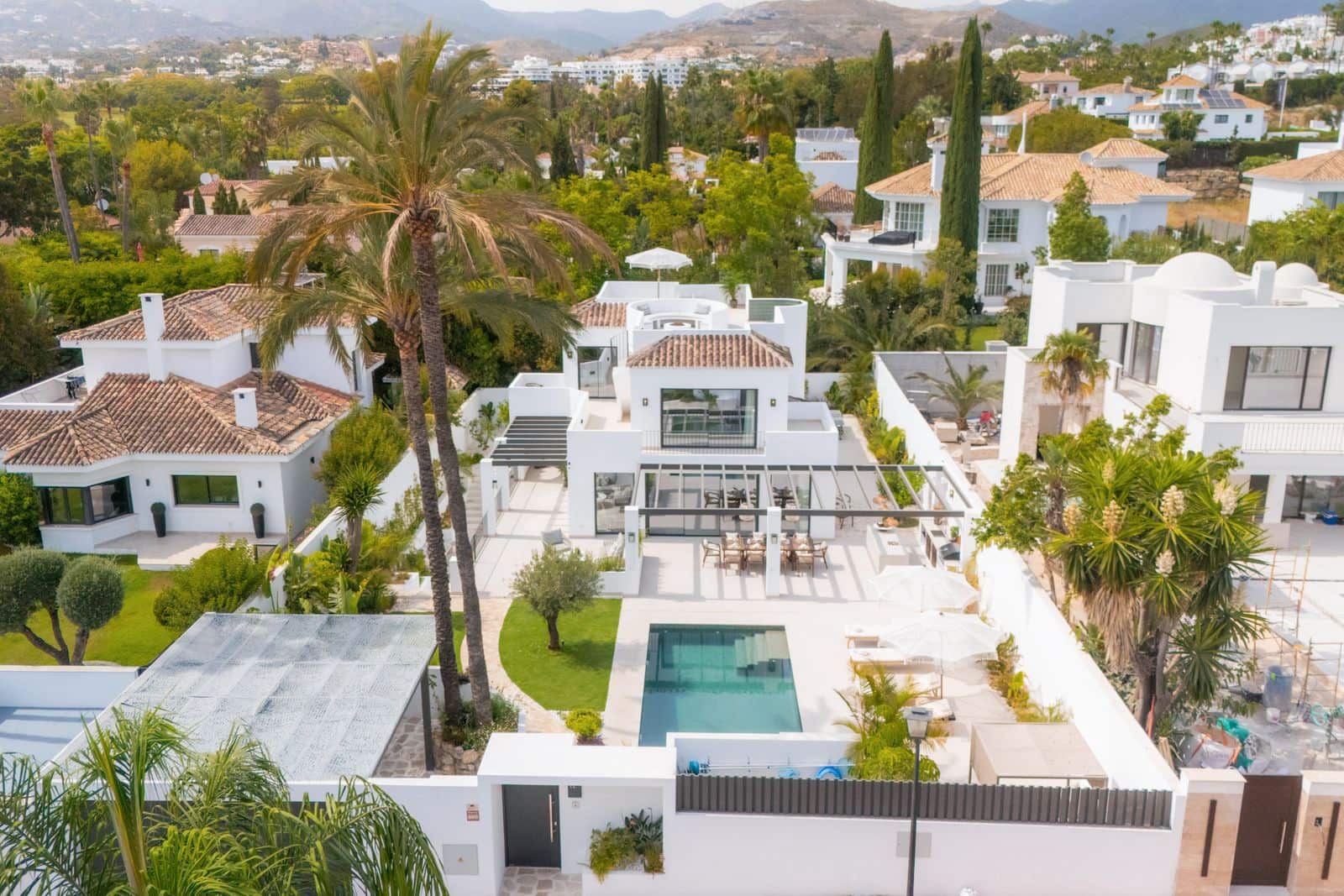 6 soveværelse Villa til salg i Nueva Andalucia - € 4.975.000 (Ref: 9439781)