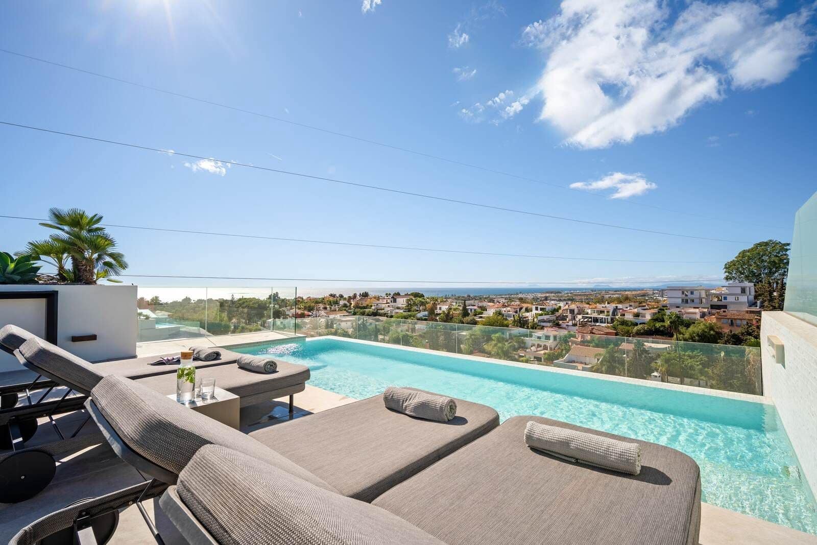 4 quarto Moradia Geminada para venda em Nueva Andalucia - 4 450 000 € (Ref: 9439790)