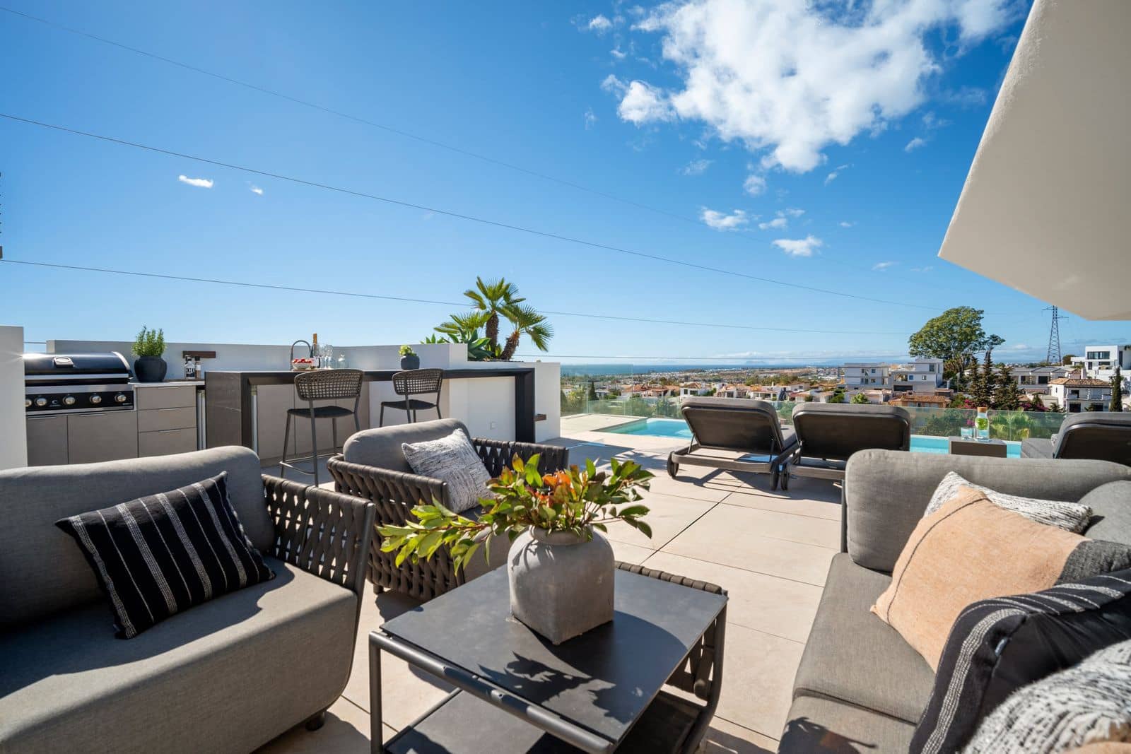 4 quarto Moradia Geminada para venda em Nueva Andalucia - 4 450 000 € (Ref: 9439790)